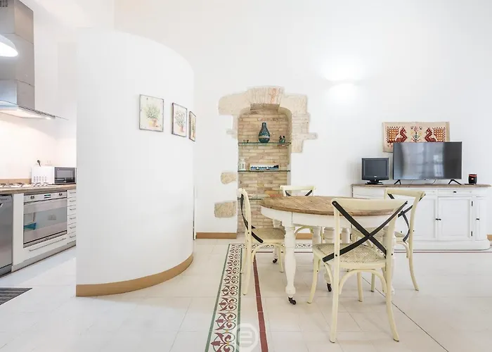 Piazza Yenne Bliss カリアリ